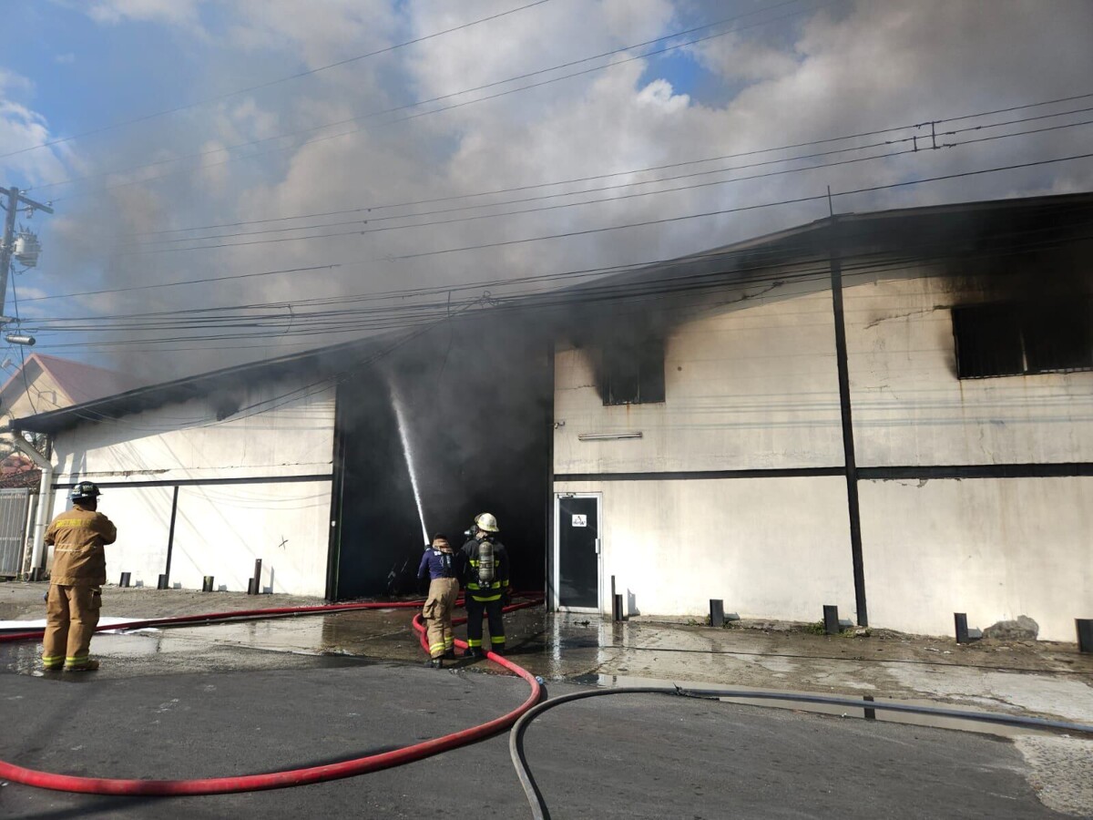 巴拿马火灾：防御性工作持续进行