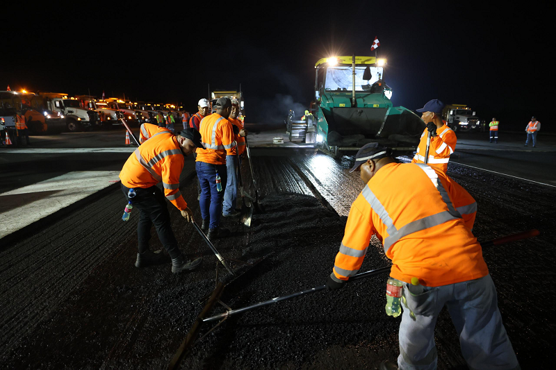 托库门机场跑道翻新工程取得进展