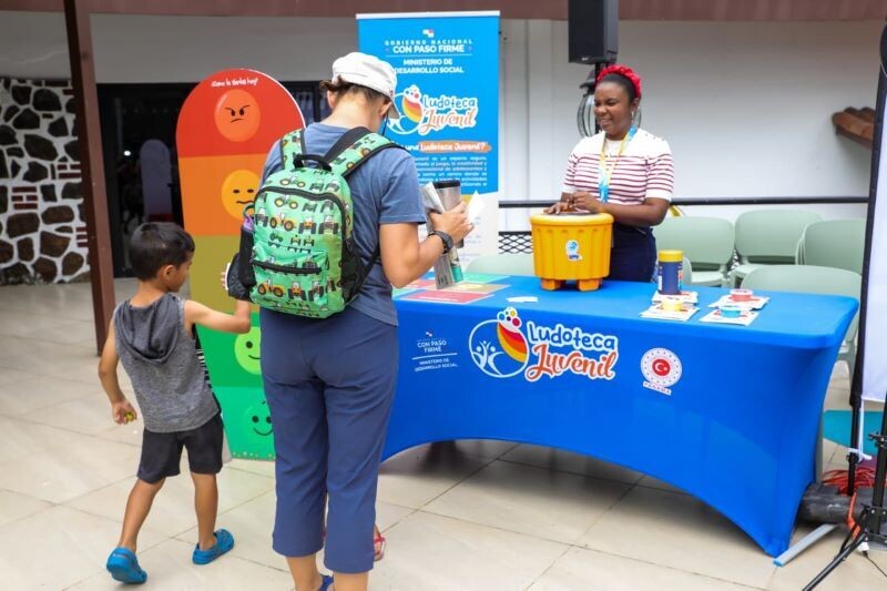 MIDES and Turkey inaugurate Panama's first Mobile Youth Library