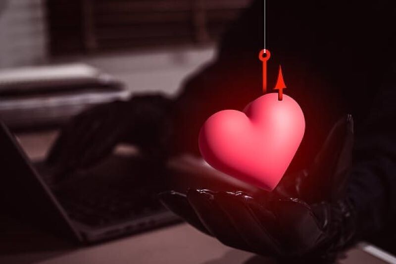 GhostChat：使用虚假女性资料作为诱饵的安卓间谍软件