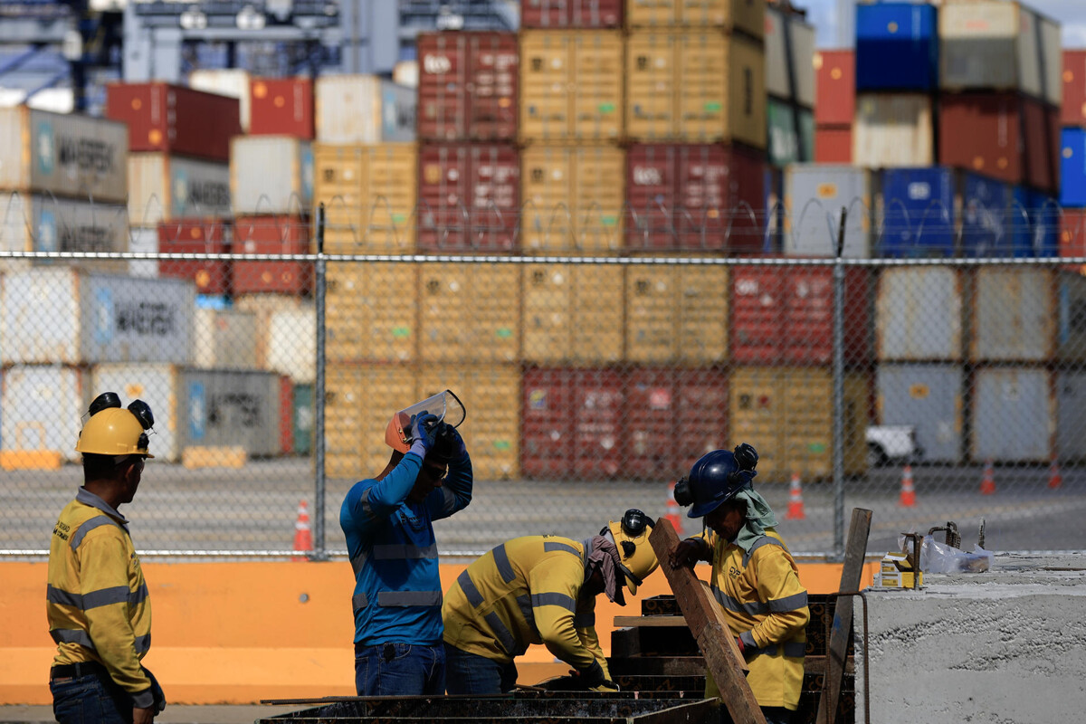Panamanian Port Union Demands Job Protection After Court Ruling