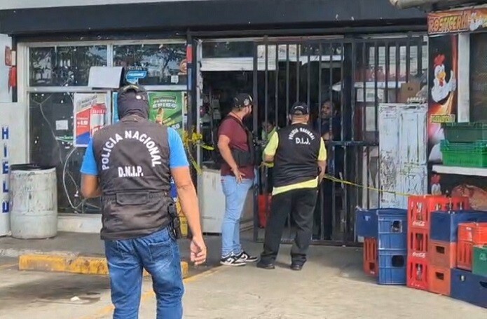 五名男子试图在巴拿马抢劫迷你超市