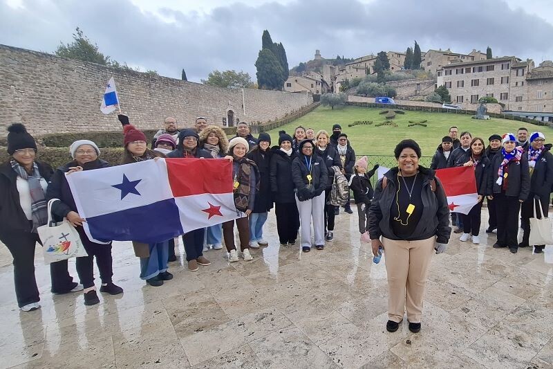 Панамский полифонический хор в турне по Европе