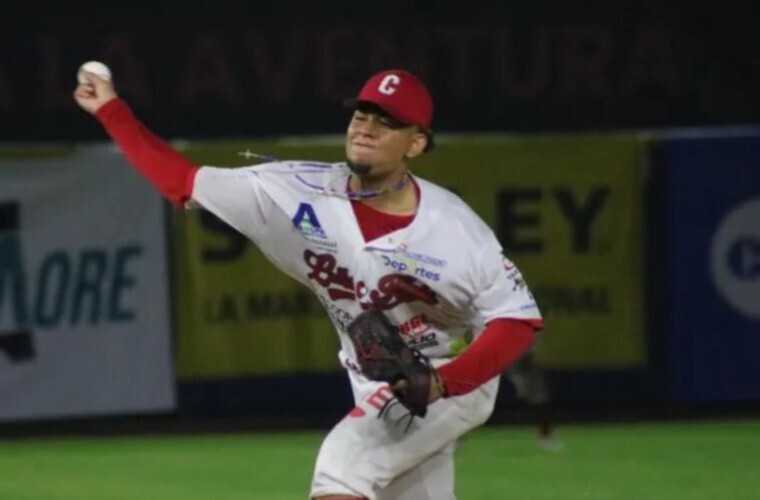 Dereck Gómes Named Pitcher of the Year