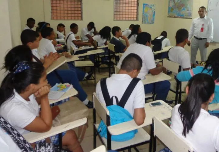 Panamanian Deputies Prepare Project to Reform Education Law