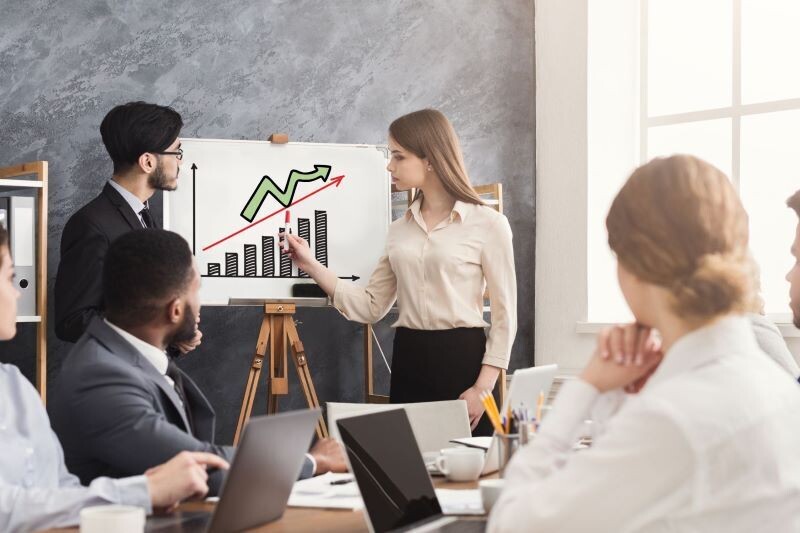 Отчет Mapfre Economics предупреждает о рисках для мировой экономики в 2026 году