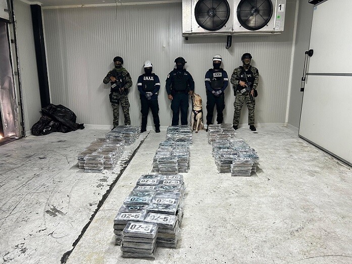 Panama Police Seize 525 Drug Packages in Port