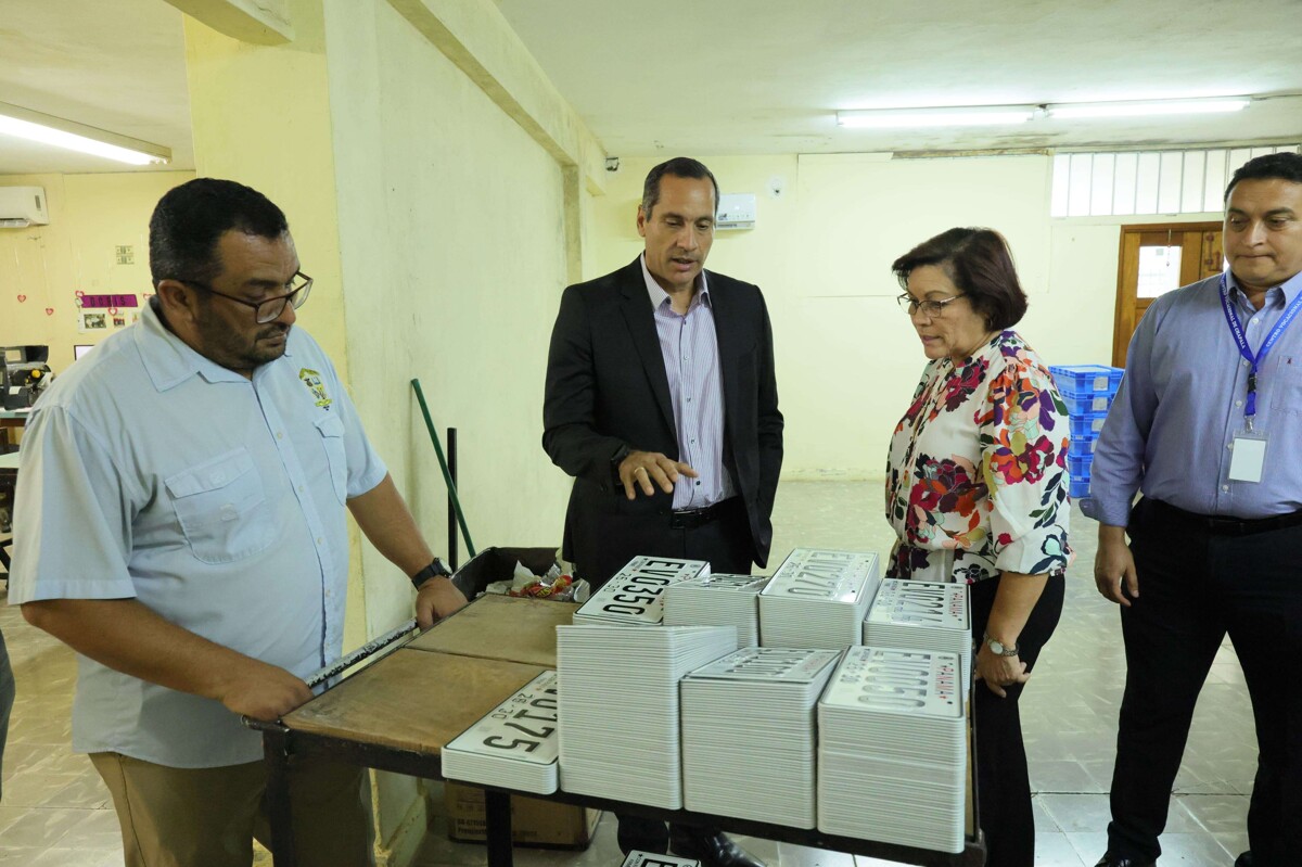 Panama Starts Issuing New License Plates for 2026–2030