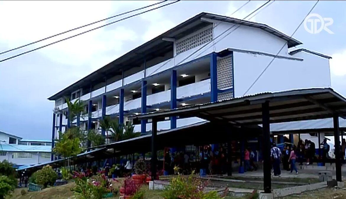 Parents line up for school places at Rubiano Institute