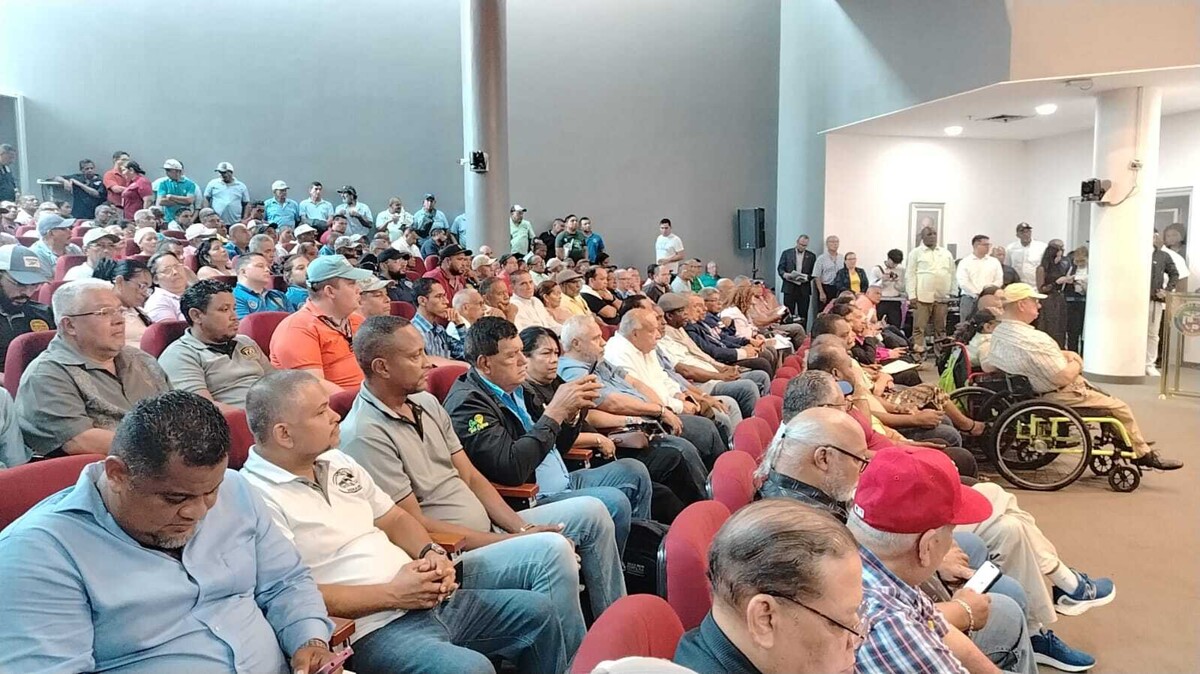 Panama Rejects Project to Free Transport Concessions