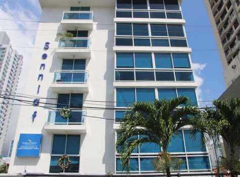 议员起诉儿童局局长，揭露内部危机