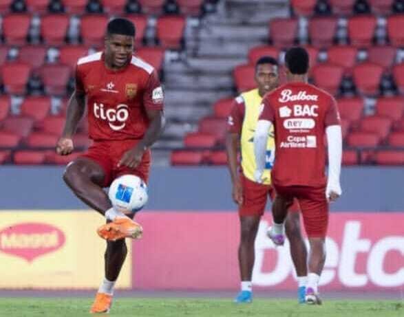 Mexico Arrives in Panama for Friendly Match