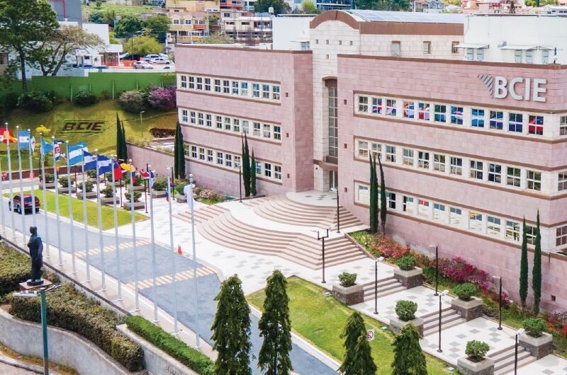 BCIE запускает новый веб-портал с искусственным интеллектом и фокусом на инклюзивность