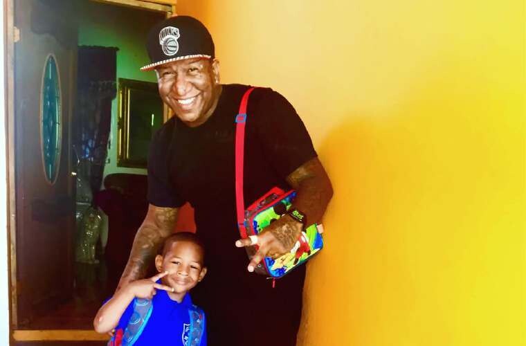 巴拿马艺术家Jr. Ranks哀悼儿子的去世