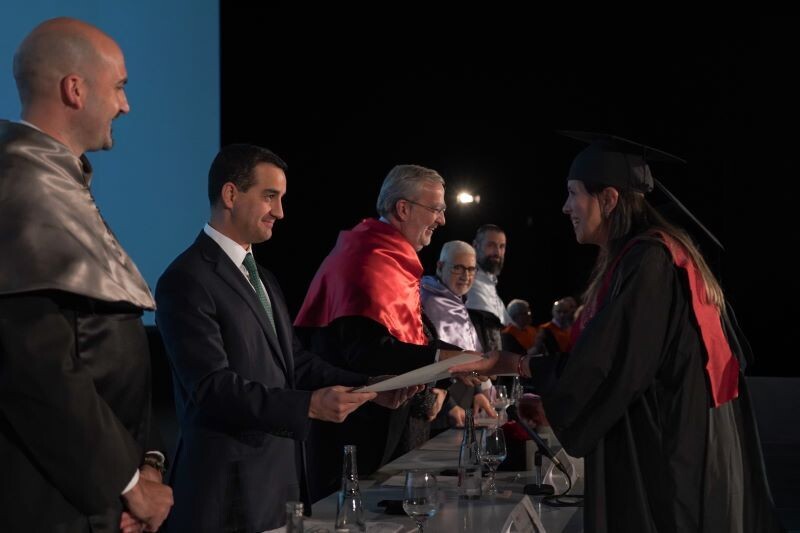 Panama's Ambassador in Spain Encourages New EUDE Graduates