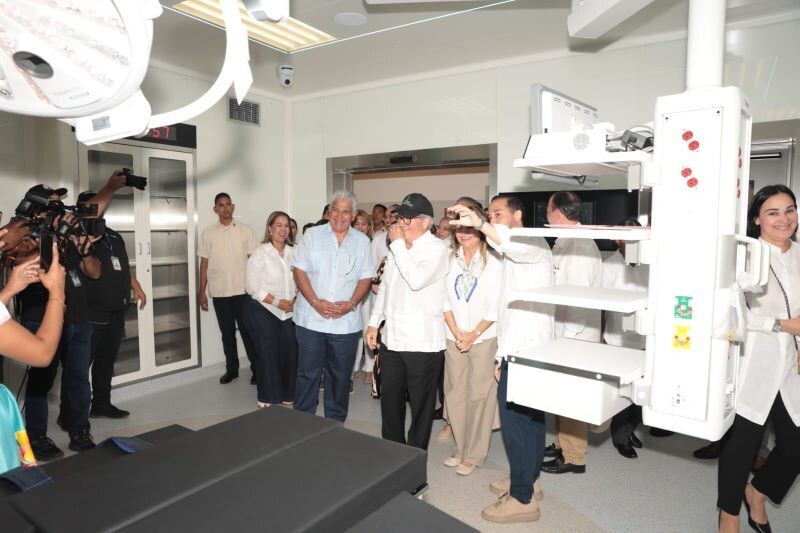 President of Panama Opens New Specialized Polyclinic in David City