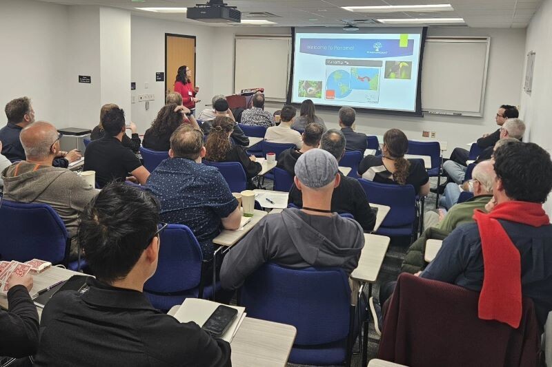 巴拿马在首届国际魔术与数学会议上大放异彩