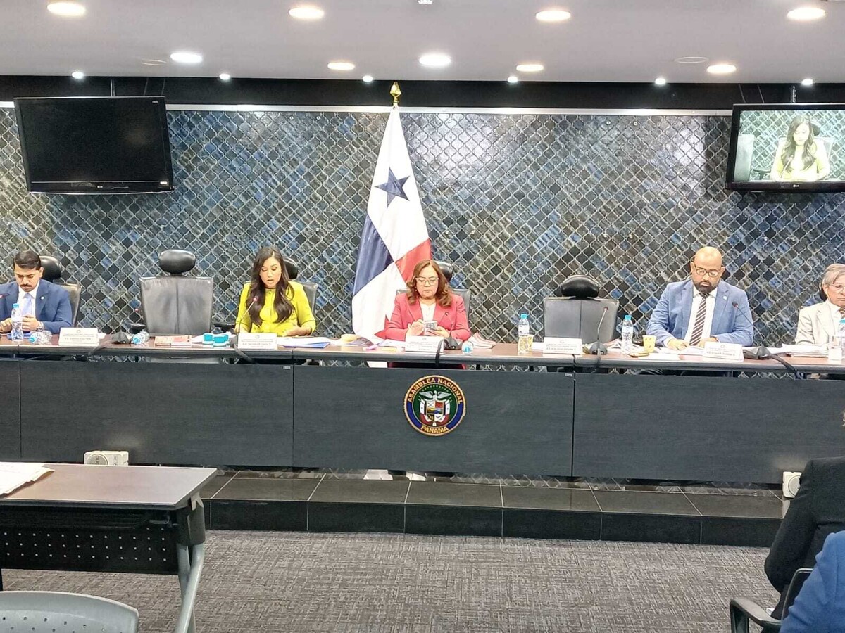 Panama's Committee to Discuss Salary Deduction for Absence