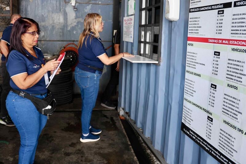 巴拿马管理局检查拖车服务价格