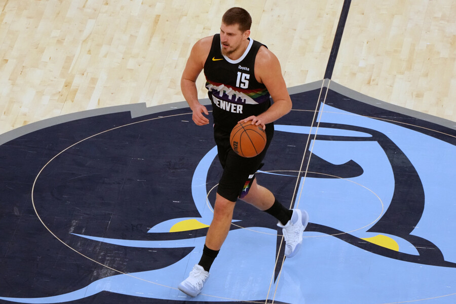 Jokic Surpasses Robertson, Lakers Beat Warriors