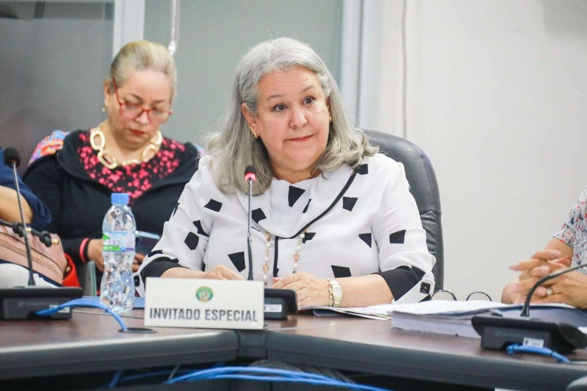 巴拿马十三个组织要求社会发展部长辞职