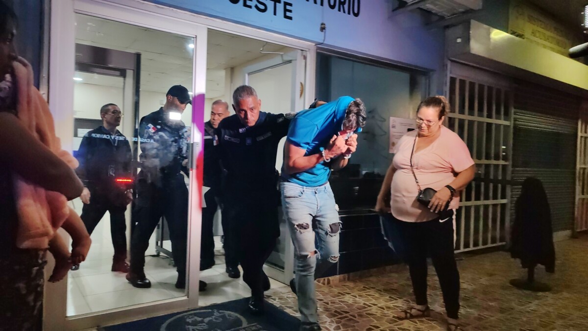 Judge charges Navarro with femicide