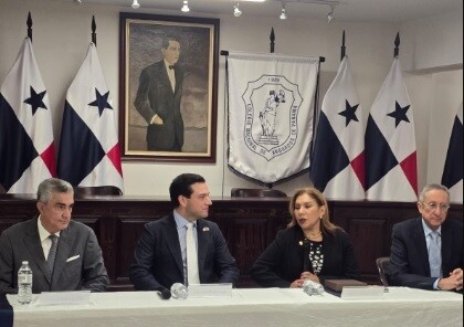 US Ambassador Meets with Lawyers to Discuss Legal Security and Investments