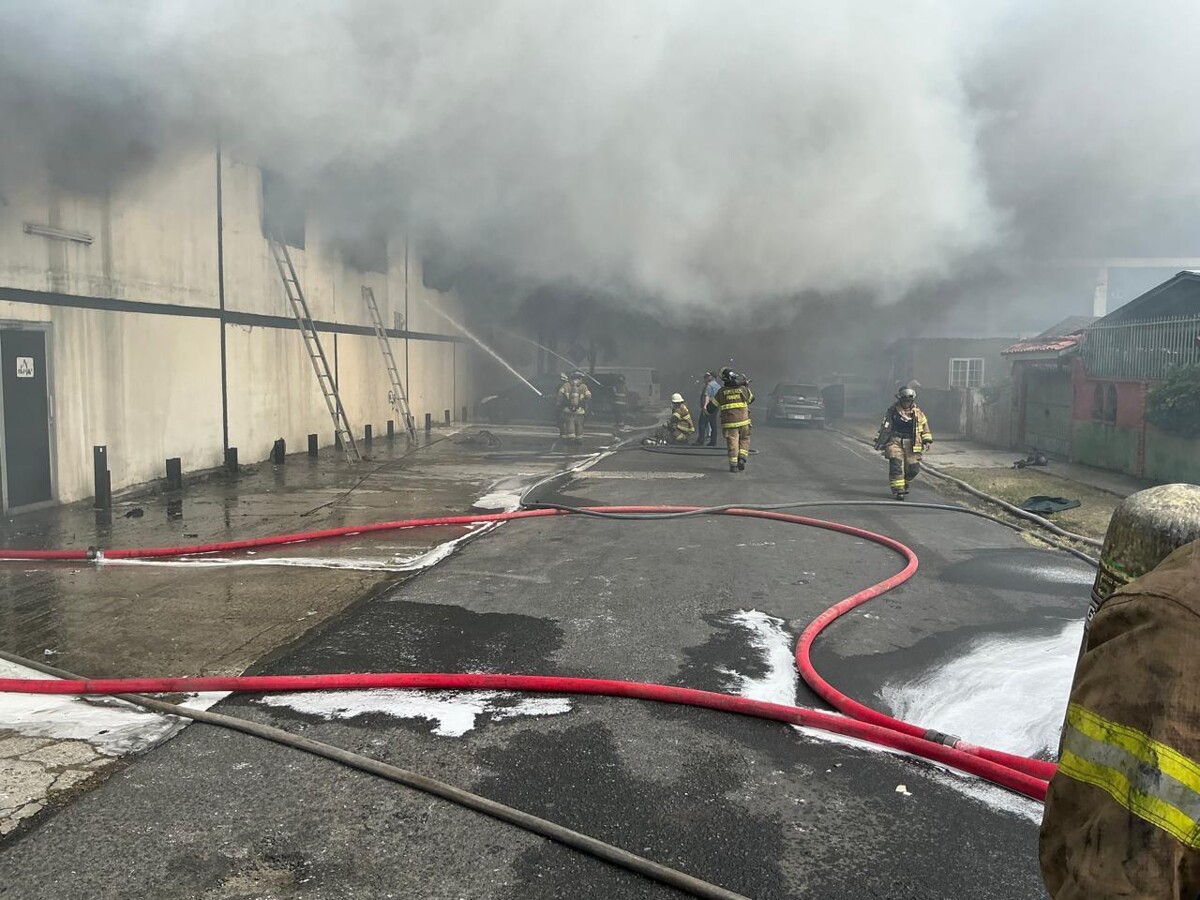 里奥阿巴霍火灾：巴拿马消防员优先考虑安全