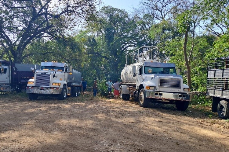 巴拿马狂欢节的水与安全检查