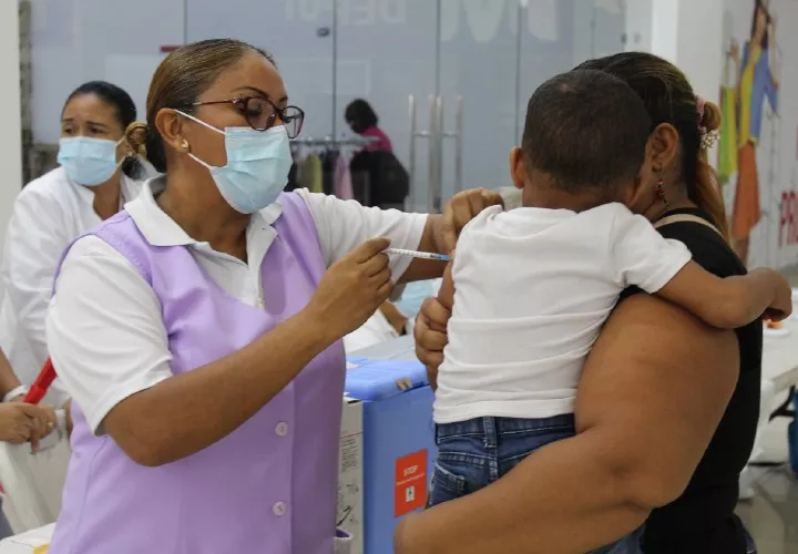 巴拿马卫生部分析将登革热疫苗纳入国家计划