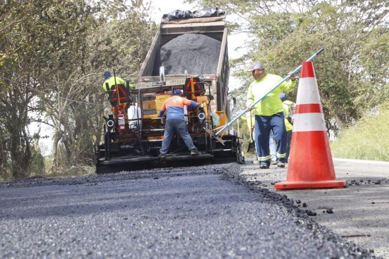 Proyecto de rehabilitación de la carretera La Villa–Macaracas registra avance del 42.2 %
