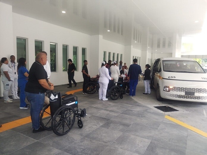 Transfer of Patients to New Colón Hospital