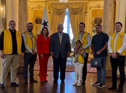 Президент Панамы поддержал девочку-символ Телеотона