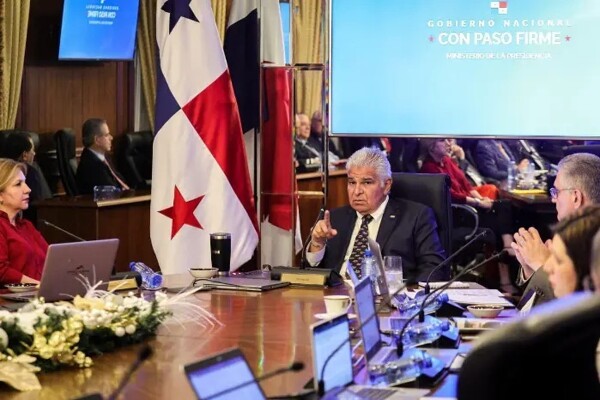 Senafront Detains 33 Migrants in Border Operation with Colombia