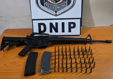 Customs Officer Arrested with Weapon in Panama