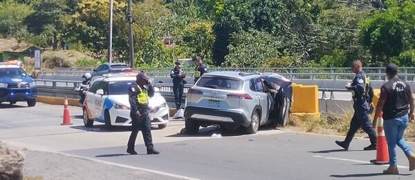 美洲际公路车祸致一人死亡三人受伤