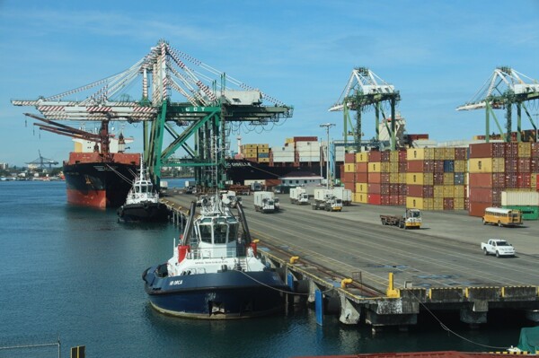 Trump Donors Buy Panama Canal Operations