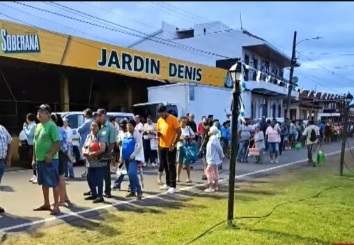 Hundreds of Families in Parita Receive Christmas Food Packages