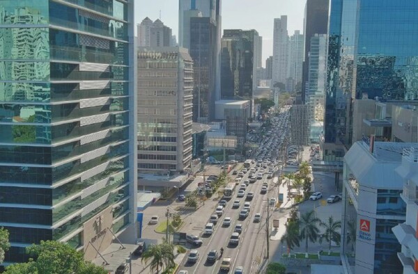 巴拿马以瑞士法郎借款降低债务成本