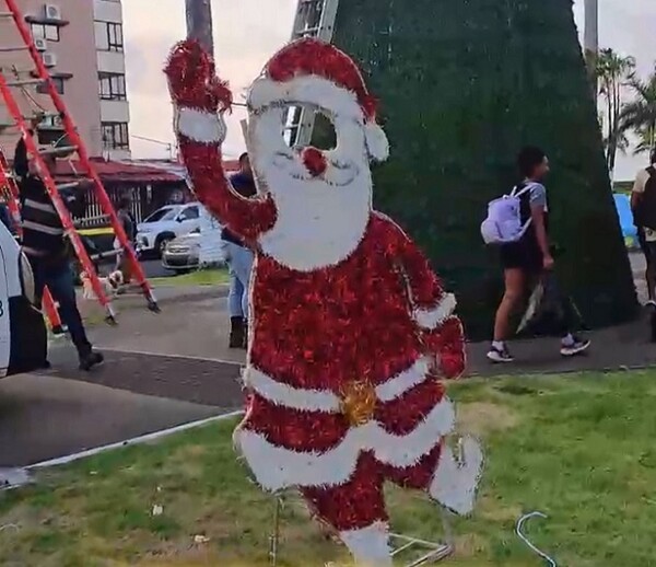 Colón kicks off Christmas season