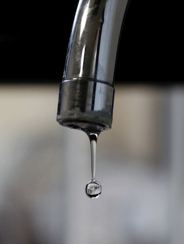 马达故障减少巴拿马饮用水产量