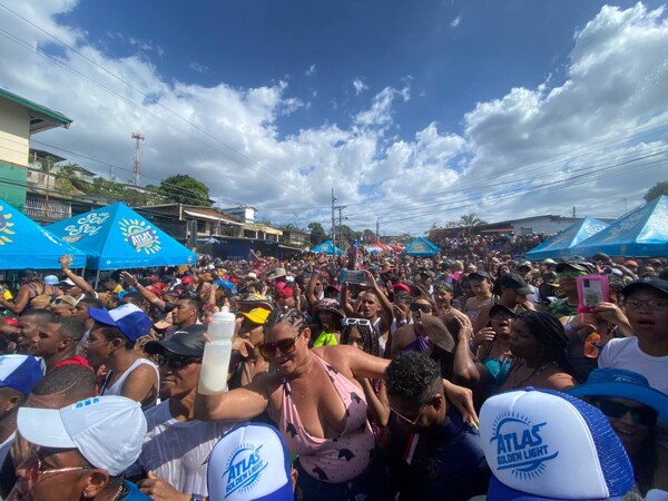 狂欢节烈日下：极端辐射可能导致严重晒伤