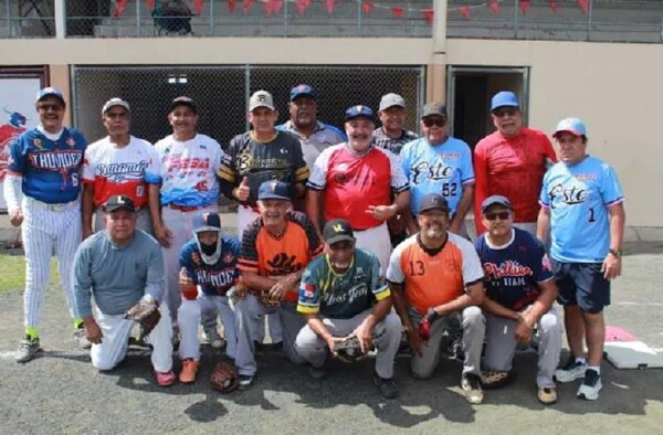 Undefeated Teams Clash in Panama East Softball League