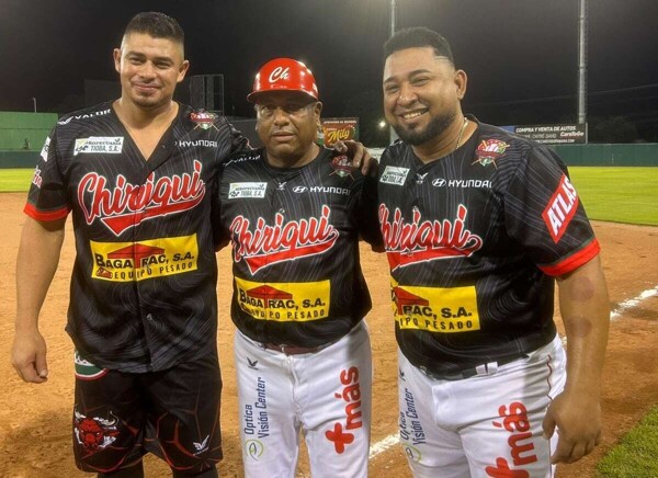 Two Panamanian Baseball Players Reach 800-Hit Milestone