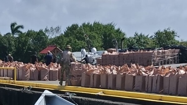 Seven Detained in Panama Smuggling Operation