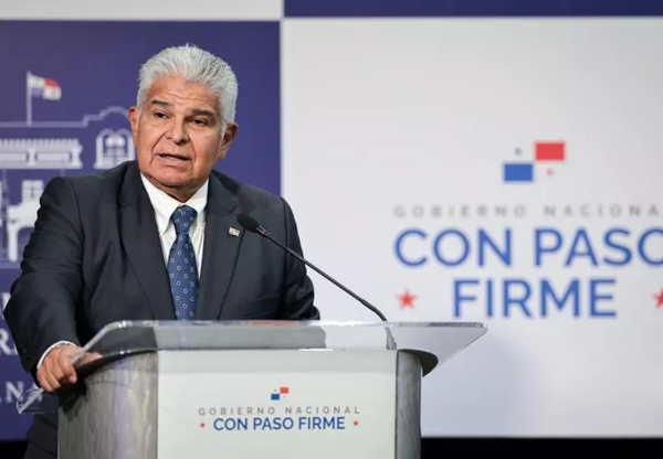 Президент Панамы обсудил с депутатами планы по развитию страны