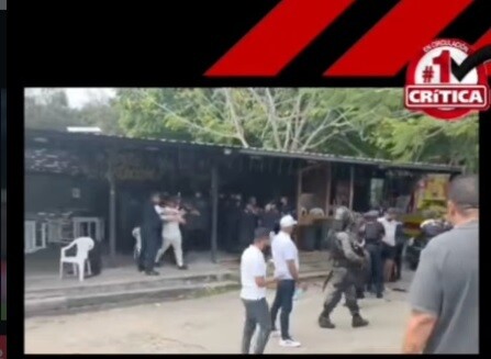 Эвакуация торговцев в парке Brisas del Golf