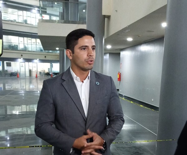 Barboni Prefers a New Defender Outside Politics