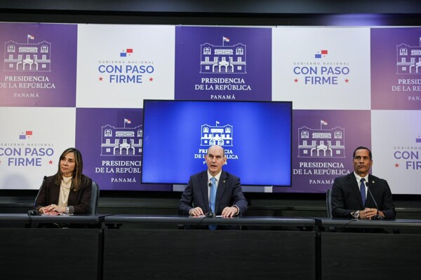 巴拿马政府冻结燃料价格10个月