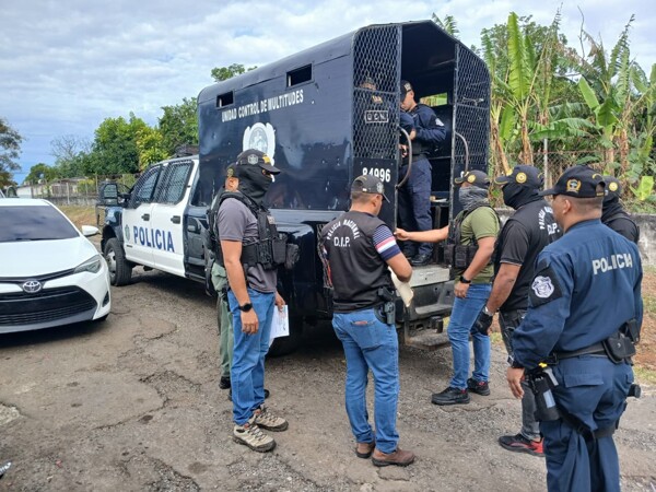 奇里基省警察行动“菲拉克斯”